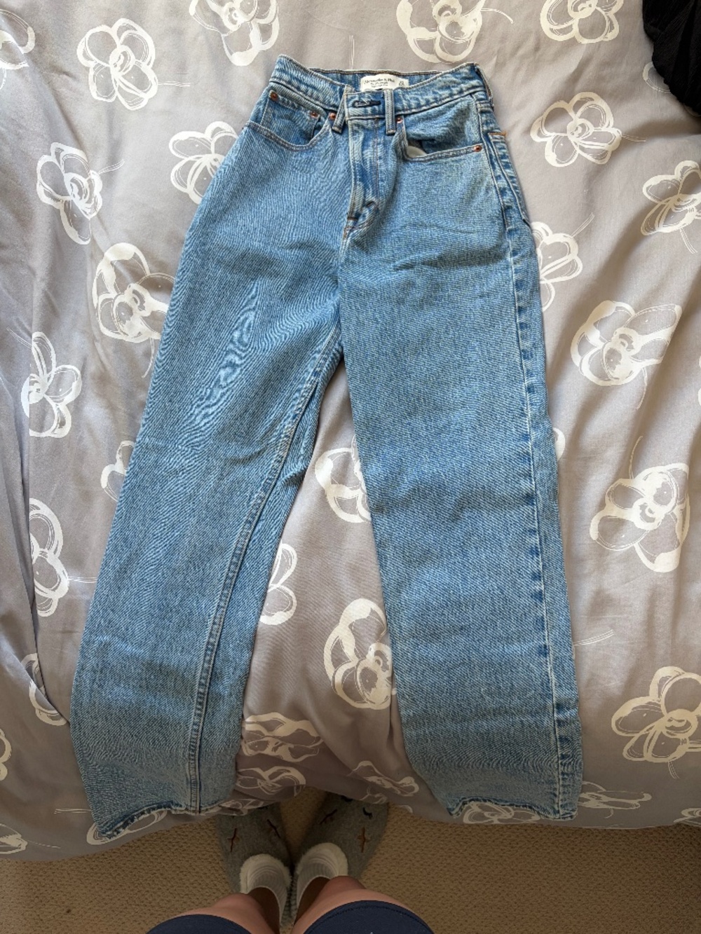 Abercrombie and Fitch 90's Ultra High Rise Jeans - size 23